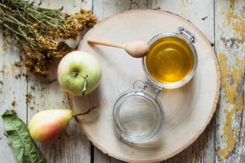 traditional chinese medicine nutrition - apple, pear, honey